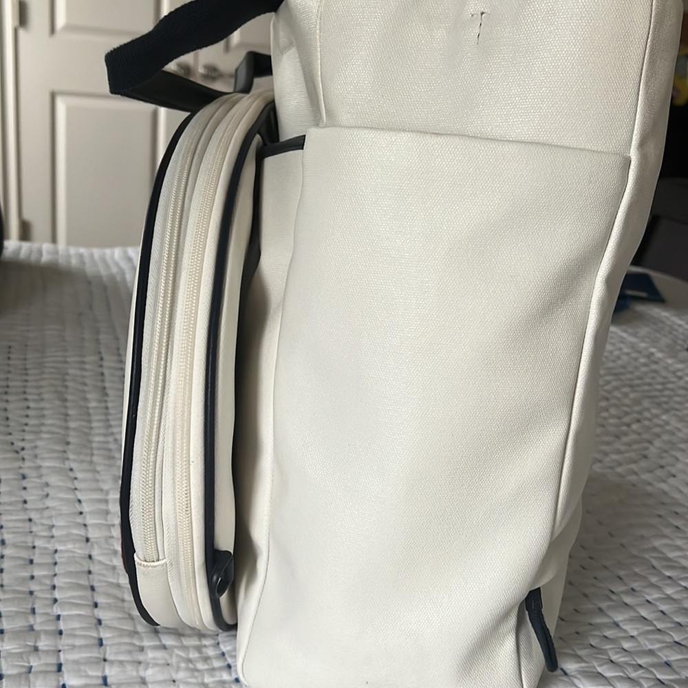 Tory Burch White and Burgundy Travel Bag - Picture 4 of 10